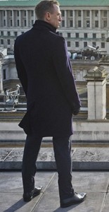Daniel-Craig-back